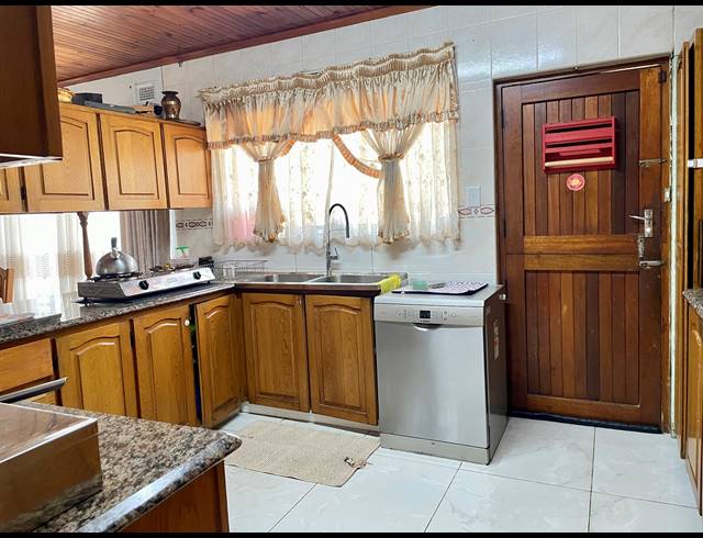4 BEDROOM HOUSE FOR SALE IN WYEBANK